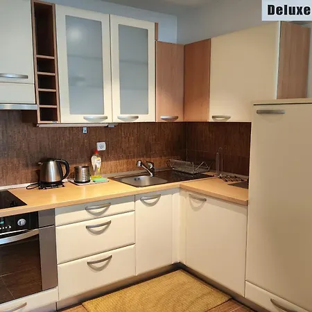 Fantasy With Free Parking Apartment *